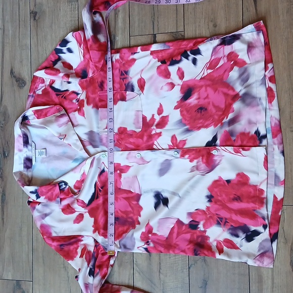 Victoria's Secret Long Sleeves Buttoned Down Pajama Shirt.  Size S - Picture 12 of 16